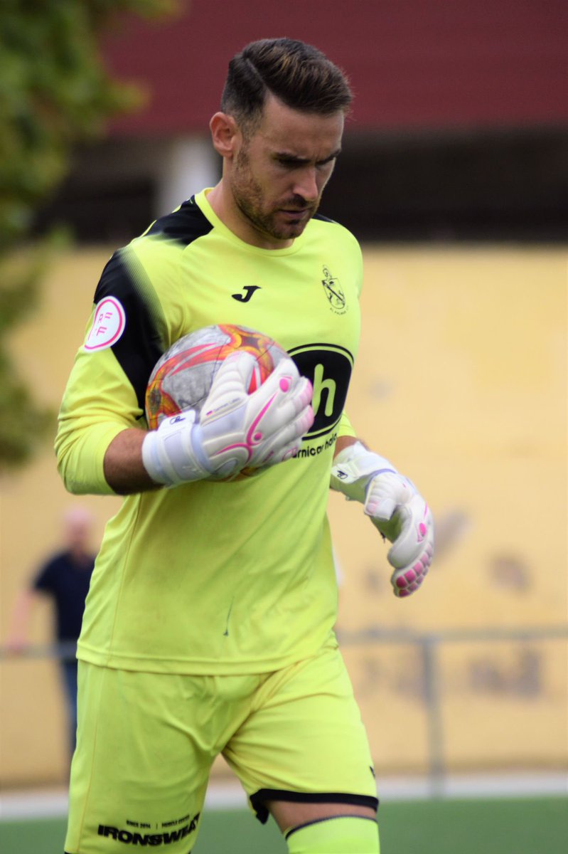 CPglovesES's tweet photo. FOCUS 👀
.
.
.
#cpgloves
#Heros
#rollfinger
#gloves https://t.co/hX10ZKGNLk