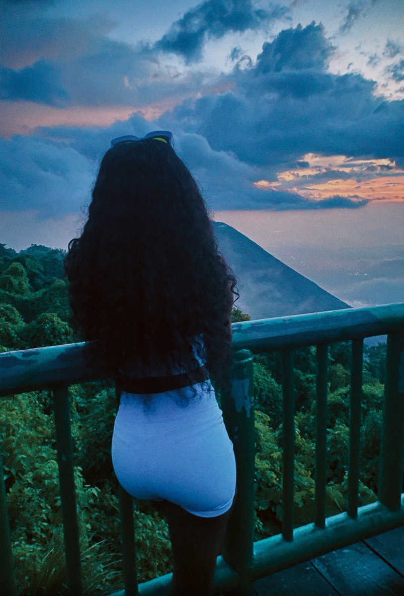 mariahdeola's tweet photo. Views from the 503 🇸🇻 https://t.co/NVyZpIjArD