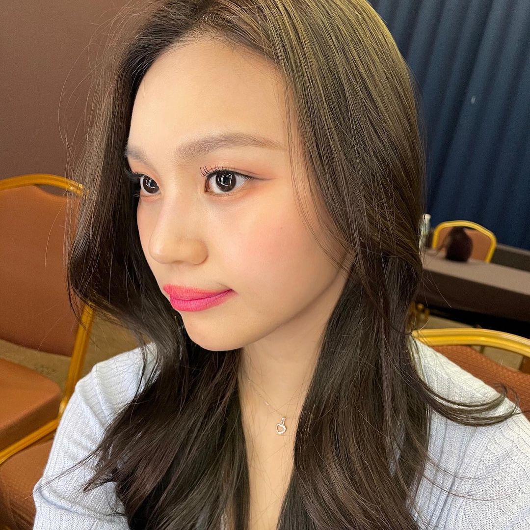 urbrisour's tweet photo. ¿Creyeron que nunca íbamos a salir de la cueva? Están equivocados, más aún cuando #HKZ𝗠𝗜𝗥𝗢𝗛 fue lo único que mi reproductor conoció en este último mes. Quitando las chacharas, estoy lista para el exitoso #HELLUVA𝗞𝗜𝗗𝗦DB.

⋆ﾟ𝐛lue 𝑝𝑟𝑖𝑛𝑐𝖾𝗌𝗌 ⊹ #𝔽𝖫𝖤𝖴𝖱 https://t.co/cnP7YDhg42