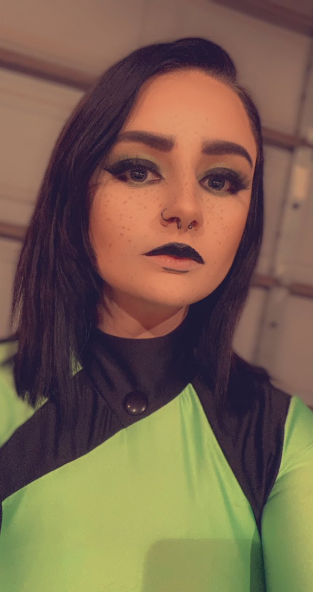 not_a_microwave's tweet photo. being shego was a vibe i fucked with heavily. wish i could wear this 24/7 💚🖤 https://t.co/Wd8iKUyzfz