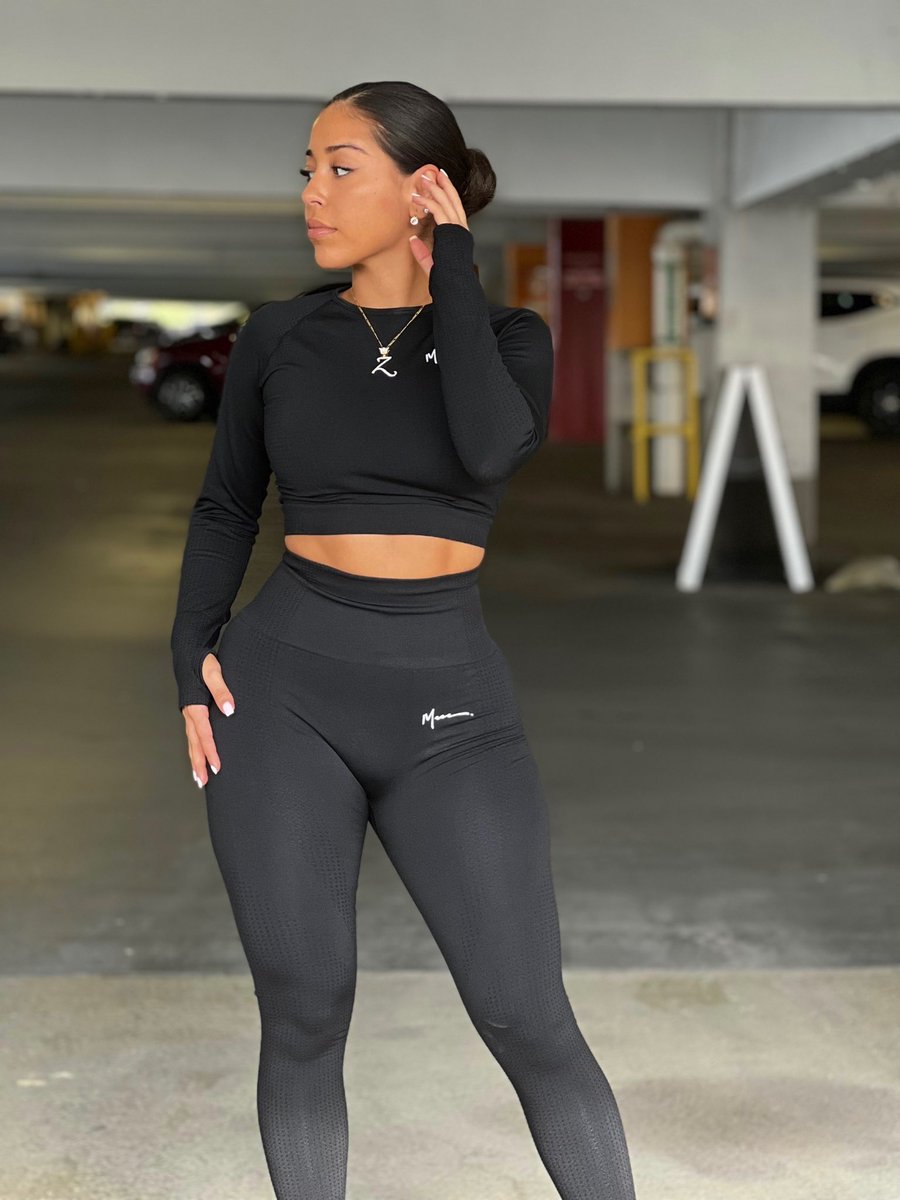 MaccClothing's tweet photo. RT if you want a free gym set 🏋️‍♀️🔥 https://t.co/3hYc9WMPrJ