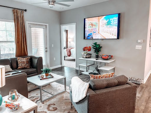 Have you secured housing at Campus Edge for 22 - 23? Now is the time to do so!!

3 bedroom, 3 bathroom upgraded rates are increasing soon 👀

ⓄⓃⓁⓎ ③ ⓈⓅⓄⓉⓈ ⓁⒺⒻⓉ ⒶⓉ ⓉⒽⒺ $⑦③⑤ ⓇⒶⓉⒺ‼️