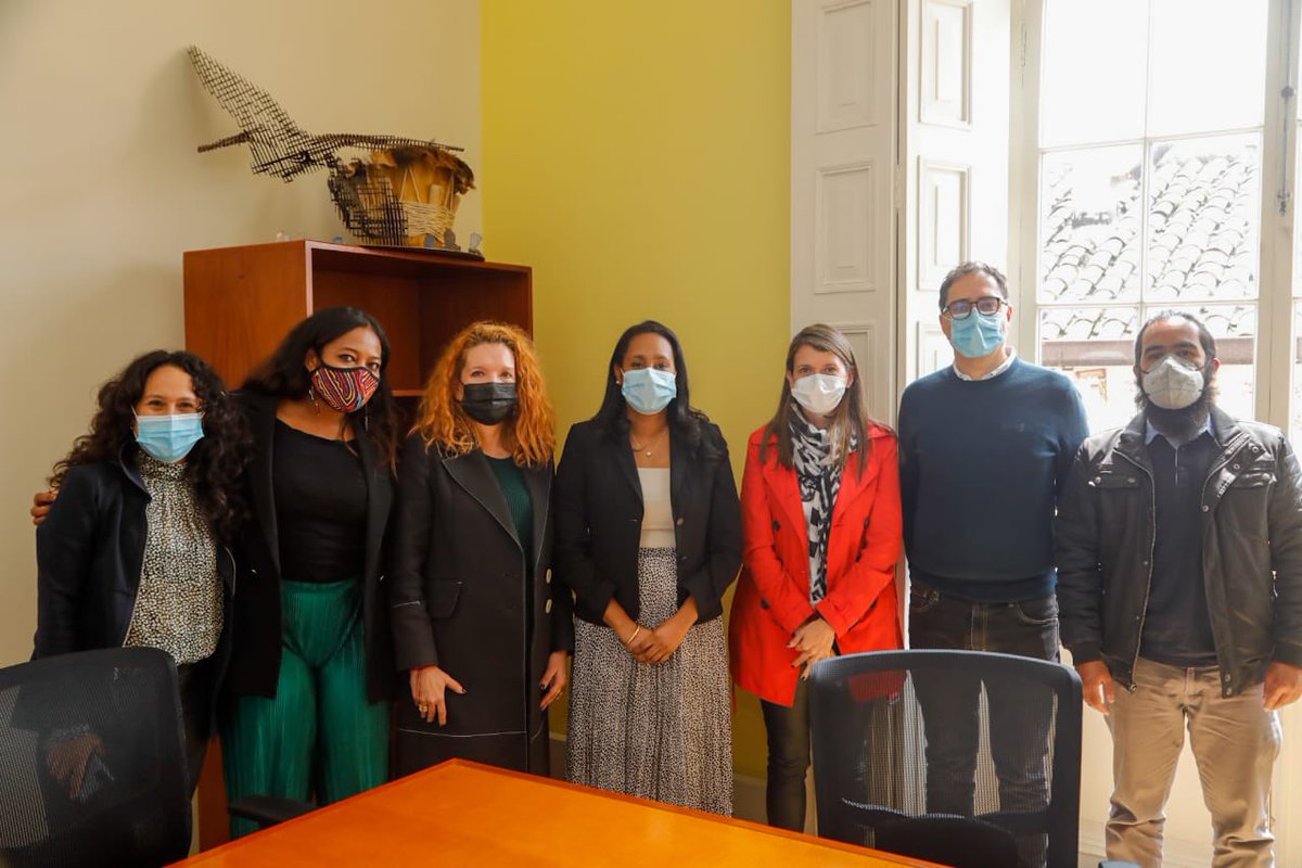 mayoloangelica's tweet photo. Esta trabajo lo realizaremos a partir de la experiencia del proyecto #PanAfro, un programa que nace de la alianza entre el @PetronioCO y el @cobritish, con el objetivo de ampliar las conexiones internacionales del festival para su fortalecimiento en materia de circulación https://t.co/VcljYU4JRq