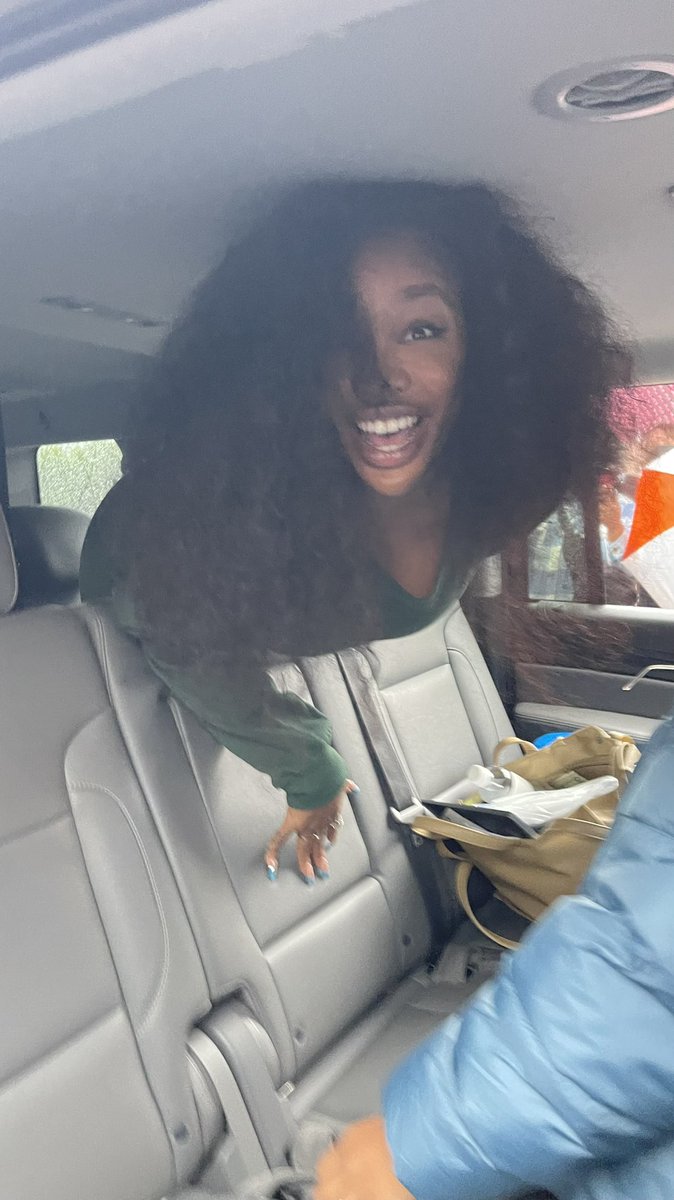 alexseyreyes's tweet photo. @sza FRIEND THIS YOU??? ILY https://t.co/E5FoLMNTo2