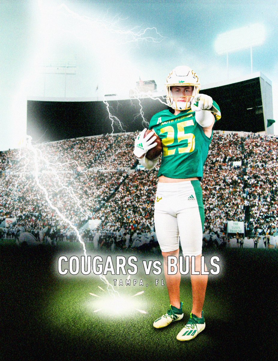 USFFootball's tweet photo. It's only fitting to have a 𝐋𝐞𝐠𝐚𝐜𝐲 𝐁𝐮𝐥𝐥 on our 𝟐𝟓 𝐲𝐞𝐚𝐫 𝐇𝐨𝐦𝐞𝐜𝐨𝐦𝐢𝐧𝐠 poster! 🌴🤘
@lewai_mit ❌ @KawikaMitchell https://t.co/VRDDA2GCmc