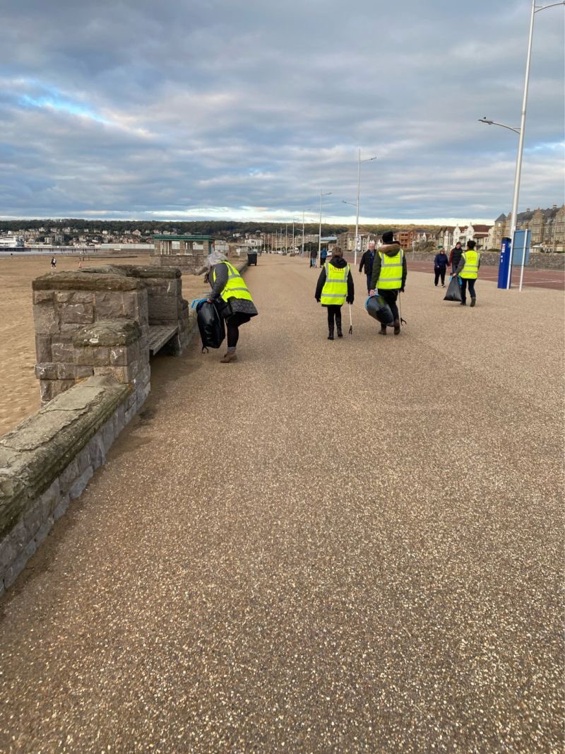 howell125's tweet photo. As part of our #big50Lovellchallenge Lovell Partnerships Ltd volunteers from the South West &amp; South Wales region joined up with Abri Group volunteers to litter pick from our  Foxglove Meadows development to the Weston  Grand Pier. It took over 11,000 steps and we filled 20 bags! https://t.co/nYhar5ByBq