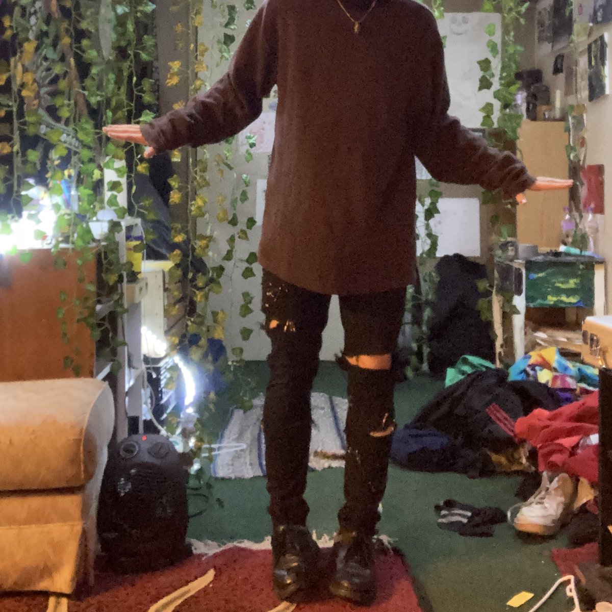 luvvingbonez's tweet photo. do u like my outfit ? 

#edtwt #thinsp0 #malespo https://t.co/8RDiD3OXXB