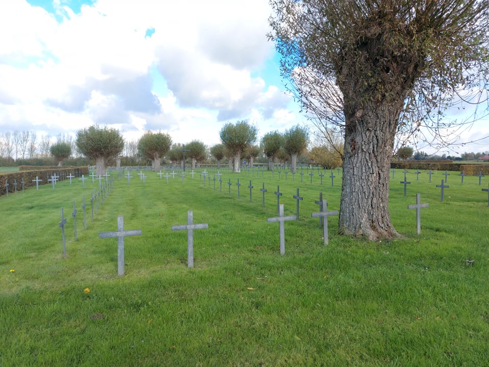 SimonBatten3's tweet photo. Four different approaches to remembrance on today's tour of 1915 battlefields: Richebourg's Portuguese National Cemetery, the sombre German cemetery at Laventie, the magnificent Indian Memorial at Neuve Chapelle and the Royal Irish Rifles Graveyard, Laventie. https://t.co/DQhIDFOpEz