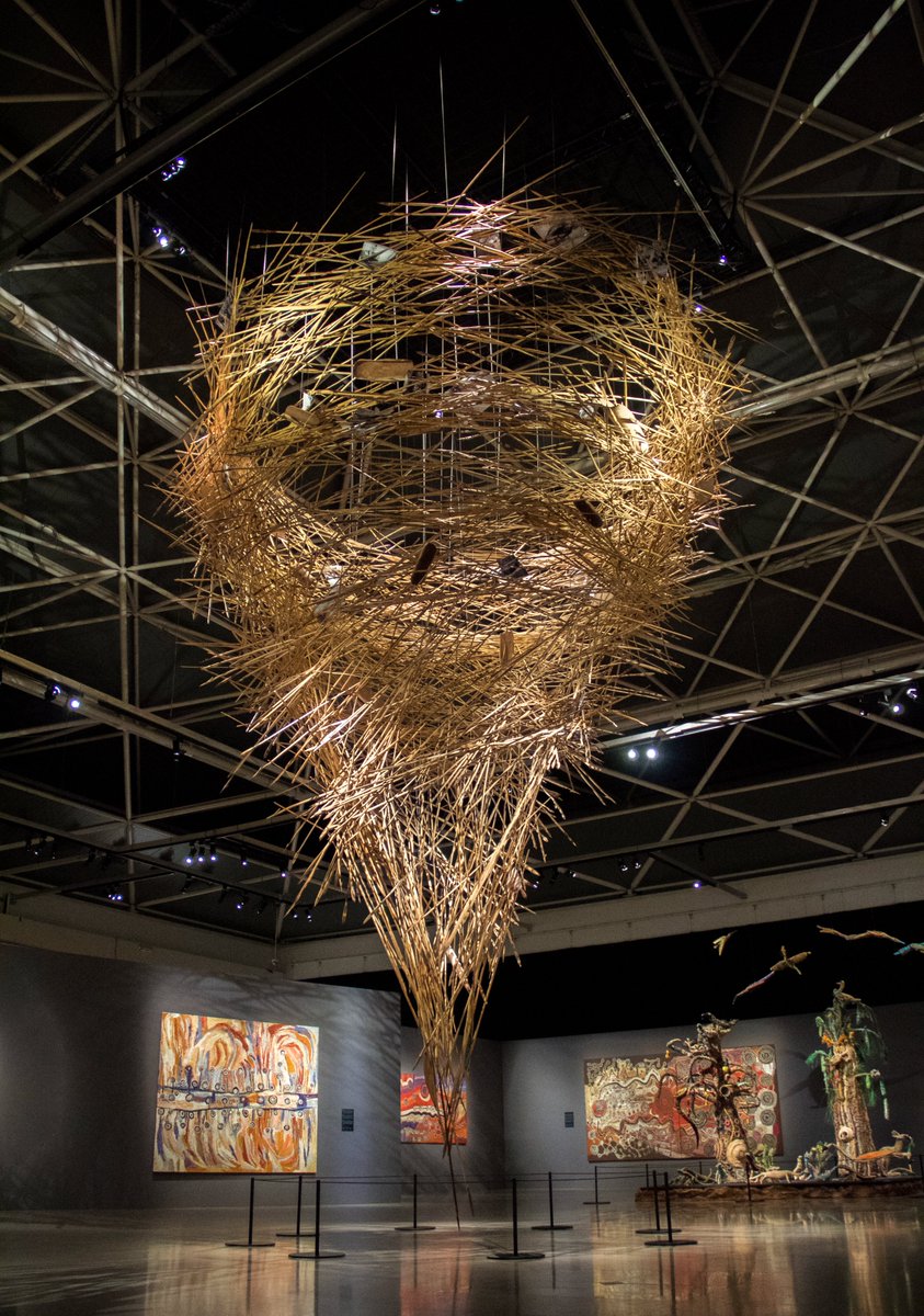 _Lluva_'s tweet photo. ¿Quién me hubiera dicho hace unos meses que participaría en los preparativos de una exposición? Lo que jamás hubiera pensado es en ser parte del equipo de montaje de una obra contemporánea aborigen, KulataTjuta, con motivo de la exposición #BeforeTimeBegan en @ArtHistoryBRU. https://t.co/Auy71Rvl7J