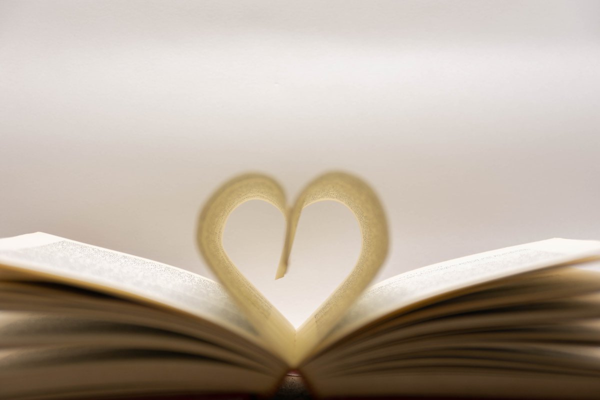nemetra_x's tweet photo. Every writer's journey is a story of its own.
Why do YOU write? Use #iWriteBecause
#books #poetry #blogs #art #WIP #WritingCommunity #writerscommunity #writers #BookTwitter #AuthorsOfTwitter #trend #quoteoftheday #quote #quotes #quotesdaily #Quotidien #writerslift https://t.co/CyP45WqMLb