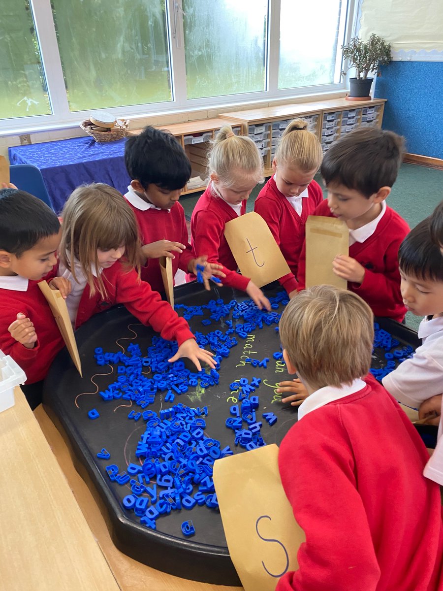 <a href="/EYFSoakmerepri1/">EYFS@oakmereprimary</a> the reception. children are on a letter hunt. Who will find the most? #phonics #letters