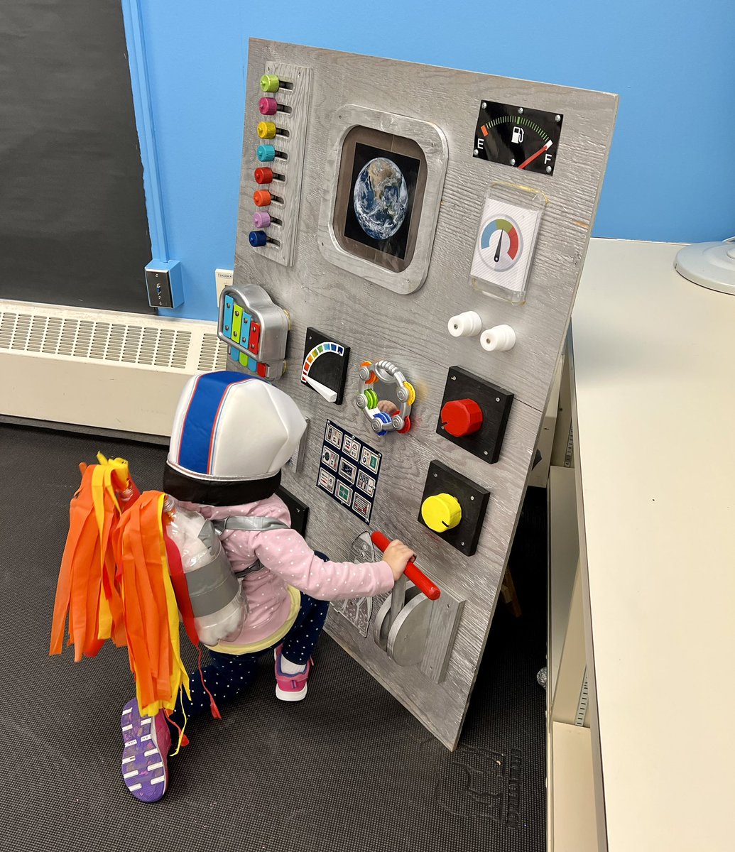 LamontPals's tweet photo. Zoom, Zoom, Zoom… We’re going to the moon🌙 #PALS #LME #DramaticPlay @LamontLions https://t.co/xGYjjoupw0