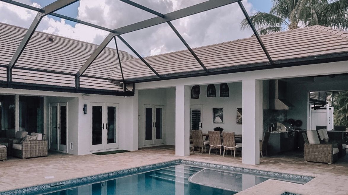 roofcleaningswf's tweet photo. Tacking services onto your roof cleaning is easy! Ask for a pool deck and cage cleaning next time you get your roof cleaned and have your whole home sparkle!
#roofcleaning #roofclean #cleanroof #pooldeck #poolcage #clean #cleaning #cleaners #cleaningcompany https://t.co/ANOrMa035b