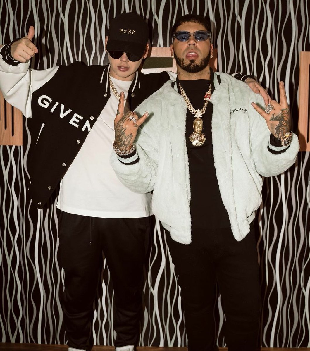 apcg_doubleA's tweet image. engajamento da #Session46 até aqui 🔥🥵 (Fotos postadas pelo Bzrp e Anuel)

Twitter 
+365K 👍🏼
+3.6K 🔃
+3K 💬

Instagram (anuel + bizarrap)
+7.1M 👍🏼
+101.5K 💬
+6.6M (visualizações no gif)