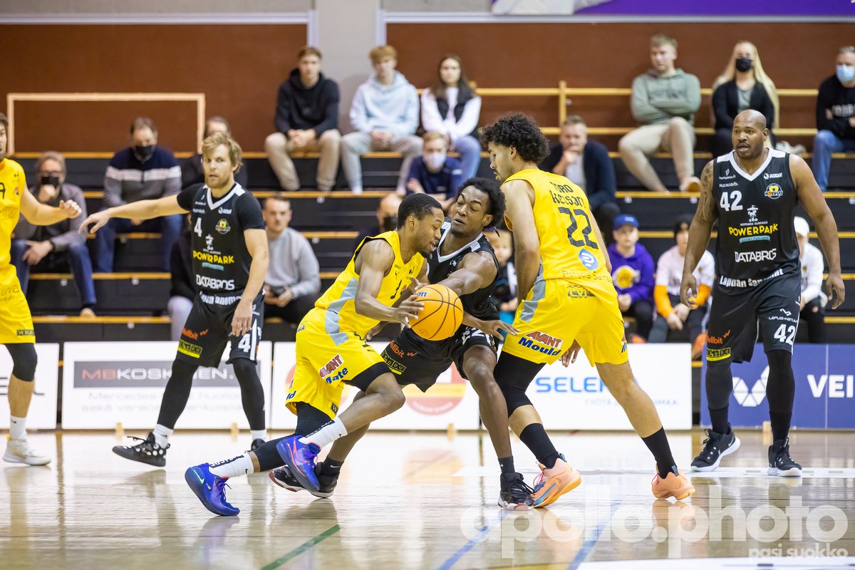 PasiSuokko's tweet image. Tänään pelattiin @Korisliiga:n  ottelu @KobratLapua  ja @BCNokia välillä #Lapualla. Kotijoukkue oli vastaanottavana osapuolena, kun vieraat tulivat kovalla sykkeellä ja veivät ottelun luvuin 62:85

Kuvat: @PasiSuokko  

#4shots #apollophoto #staytuna #koripallo #basketball #koris