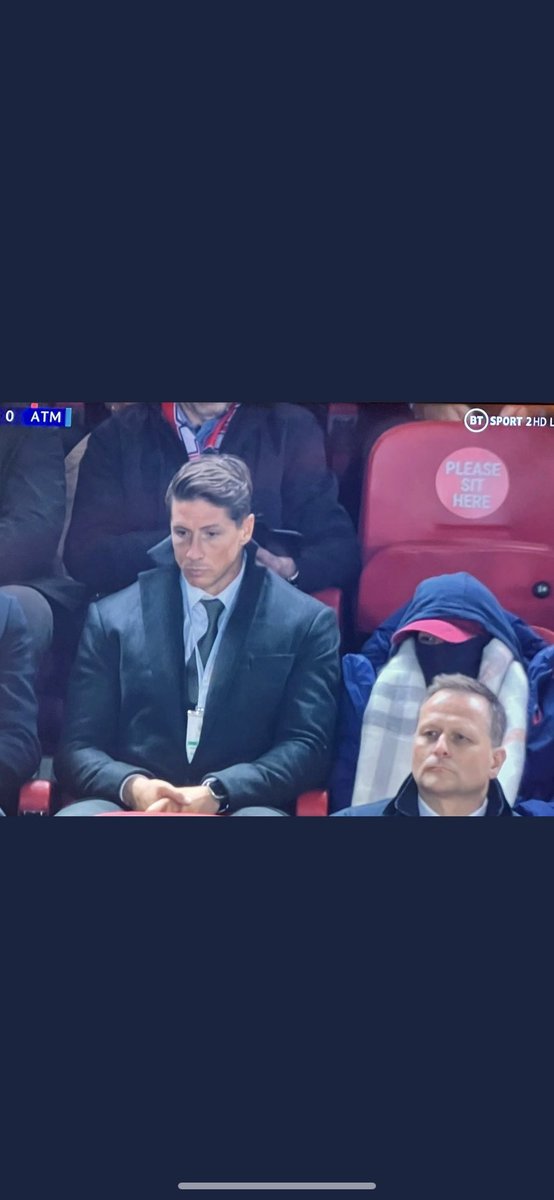 padraigamond21's tweet photo. Nice to see Fernando Torres and ET at Anfield tonight https://t.co/GUwxaDpdDC