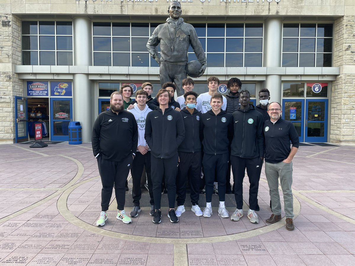 📍 Allen Fieldhouse

Excited to watch <a href="/Mayuom31/">MAYUOM BUOM</a> and <a href="/ESUMensBBall/">Emporia State Basketball</a> take on Kansas!