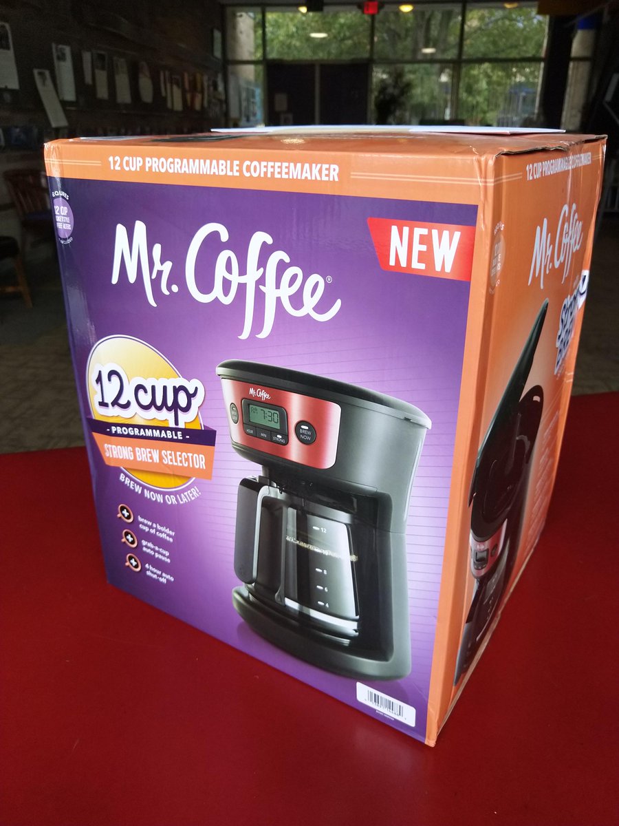 This morning we definitely needed our hot drinks, and we know more chilly mornings are coming! ☕️ Luckily our board member Elizabeth Burnside has contributed this 12-cup coffee maker to our raffle! You can buy tickets and see the other raffle items at secure.givelively.org/event/peaslee-….