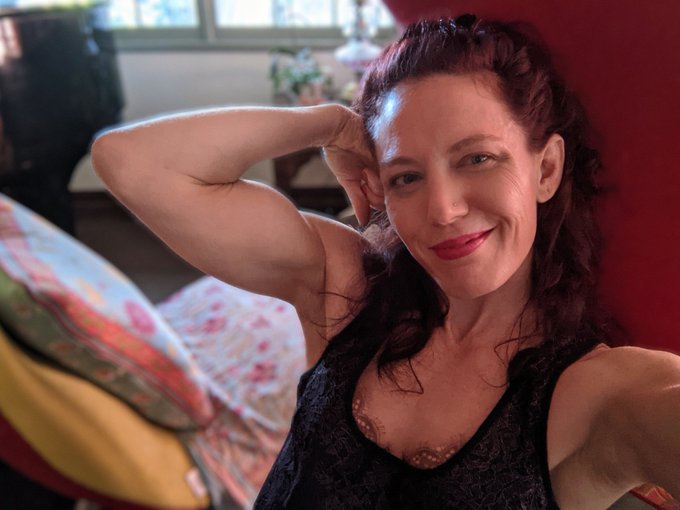A chill moment hanging out between shoots - spent the morning rumbling with @fightbabe, @steve_wrestling