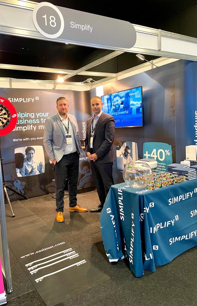 Thanks to everyone who stopped by to see us at #eamasters &amp; congrats to all the winners. Well done to those who stepped on the oche for the inaugural EA Darts Masters 🎯 I’m Jim Bowen &amp; David Lloyd was Tony Green 😂. See you at next year’s competition 🙌🏽. #youcantbeatabitofbully