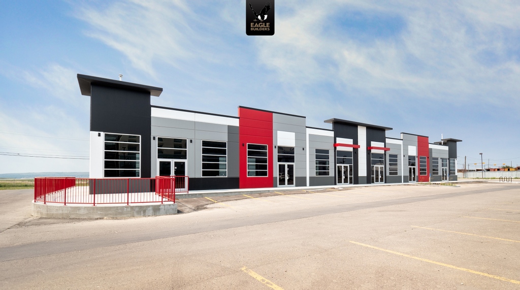EagleBuildersLP's tweet photo. These CRUs were designed with architectural elements like precast concrete lids, steel eyebrow canopies, and an eyecatching paint job that gives great curb appeal while still providing unparalleled durability. #precastconcrete #yyc #calgaryconstruction #precastconstruction https://t.co/b7Gq8sVxKe