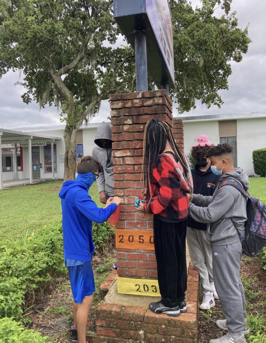 NHS_Magnet's tweet photo. Northeast’s Alternative Energy teacher Ms.Coker &amp; Ss participated in the Rising Waters Art project to raise awareness of the ripple effects of climate change! Way to go Ms. Coker &amp; students! @browardSTEM @browardschools @Hurricane_AP @NE_AP_Rivera @LB77662843 #risingwaters2021 https://t.co/WnExNl3O3A