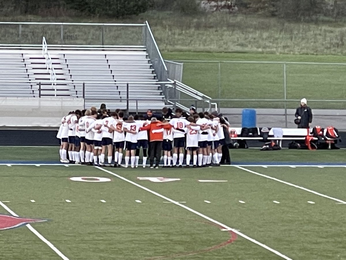 HLBose's tweet photo. Game time ⁦@PowersCatholicH⁩ men’s soccer #letswin https://t.co/f3kfa3WkvF
