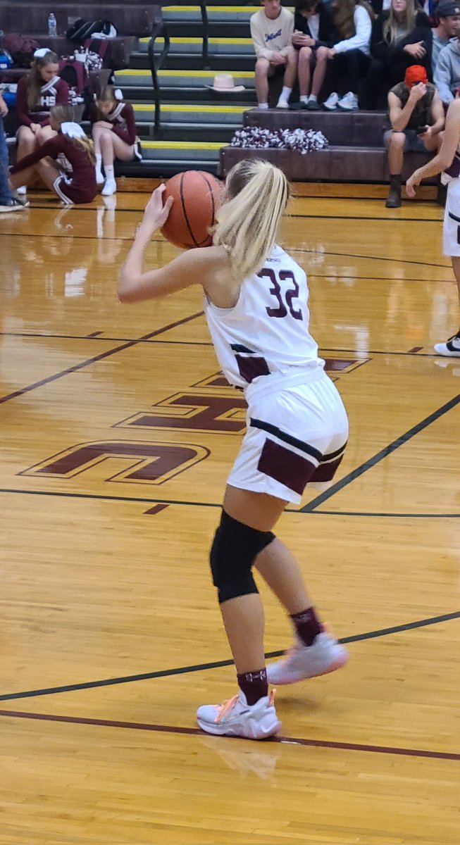 Official start to the season last night.  Came away with the first W.  Great team win and 👀 the new jerseys!