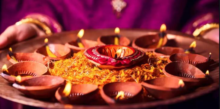 ParraHistory's tweet photo. Today is Diwali, one of the major religious festivals in Hinduism, Jainism, and Sikhism, lasting for five days. May this Diwali fill into our lives new hopes for future and new dreams for tomorrow. Wishing you all a very Happy Diwali 2021!
https://t.co/3KvOVMLEtn https://t.co/FMlc9oRWFd
