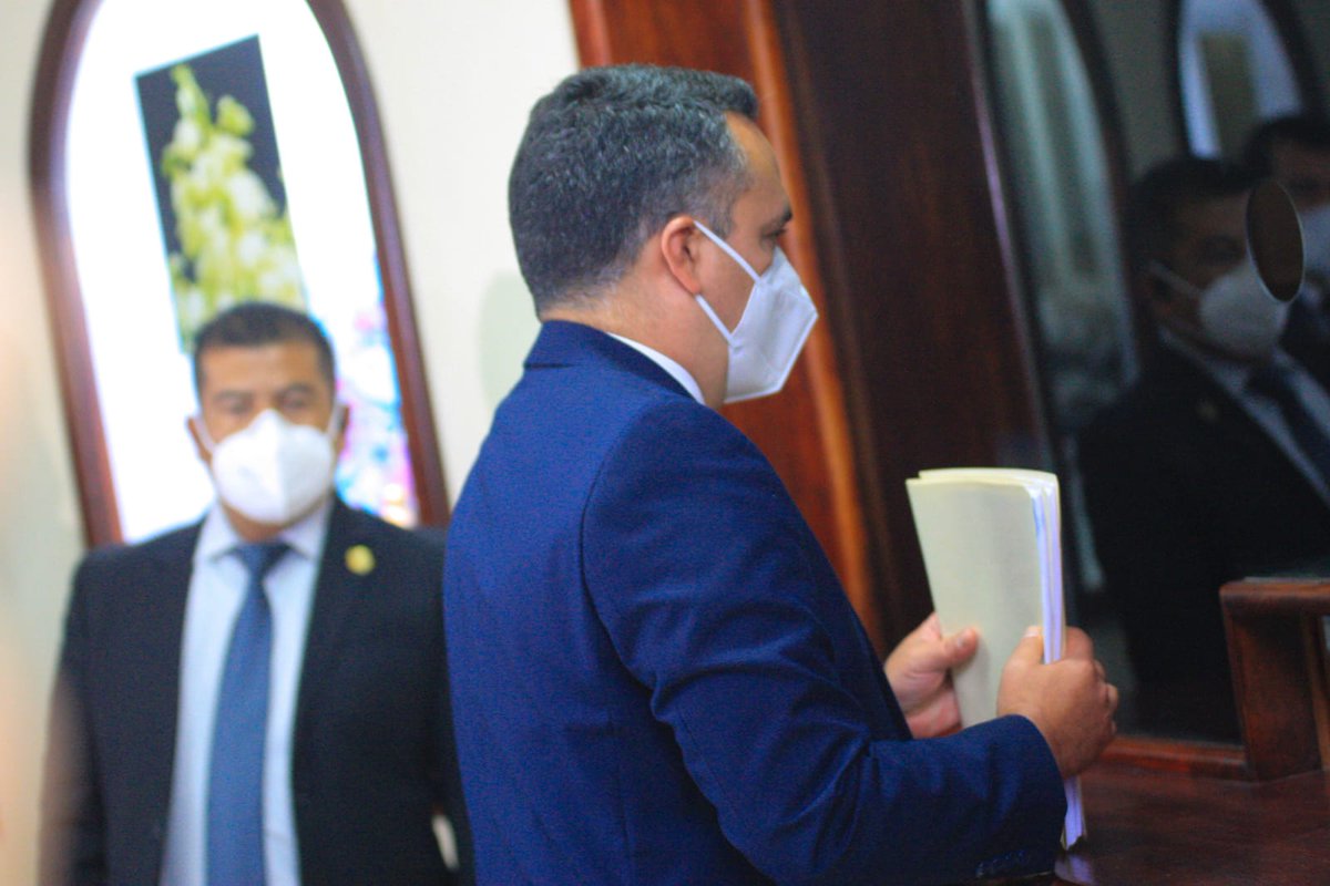 nayibbukele tweet picture