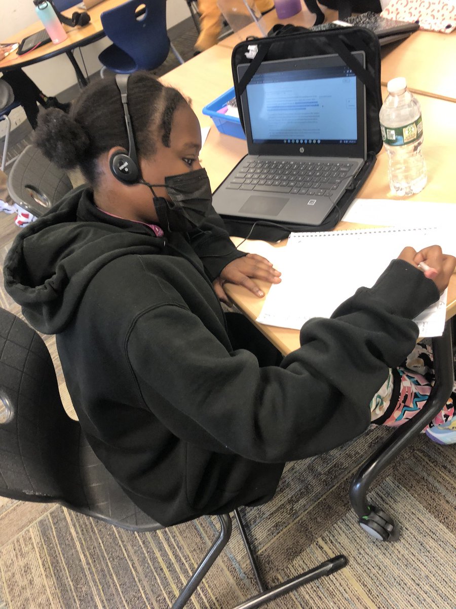 SDelormELA's tweet photo. Analyzing a nonfiction article about the amazing #simonebiles to identify the main idea &amp; supporting details! @CrecArtsMiddle1 https://t.co/yU1RmufyFi