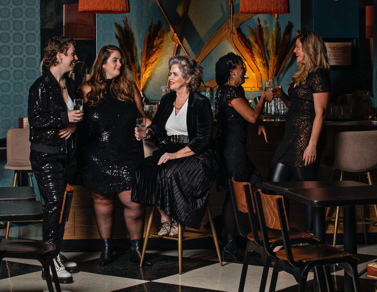 We are launching our holiday collection this Friday and want you to join the Party!

Join us between 4-8 for our best holiday sale on BRAND NEW merchandise, champagne, and tailor Josh Borges who will be at the event ready to take alterations for you!

📸 @ann.winslow 😎

#peipoli