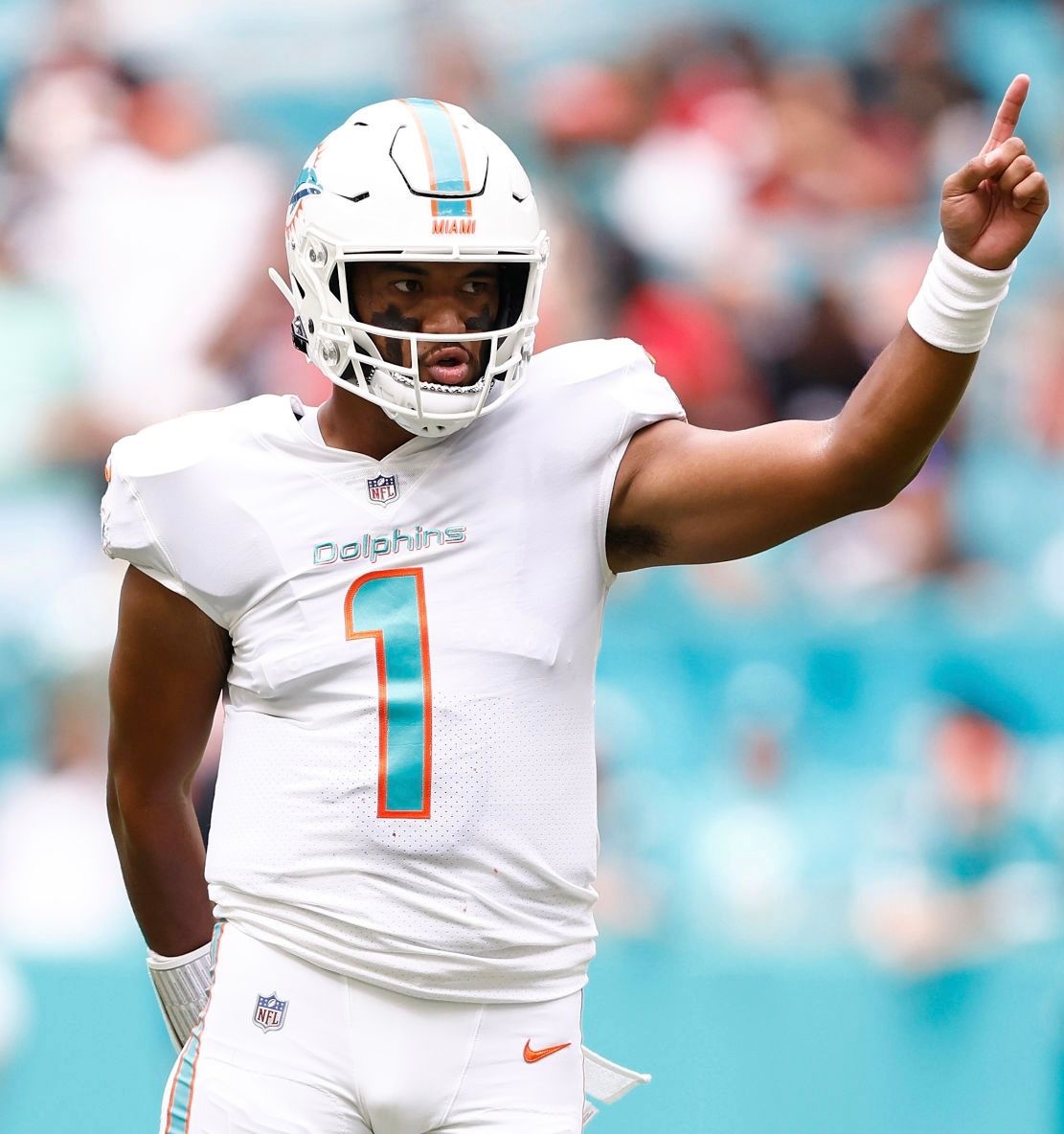 Dolphin_Nation's tweet photo. “It would serve this Dolphins regime right if Tua Tagovailoa, sick of all this, demanded a trade. I doubt he will, of course. Because throughout this degrading ordeal he has shown the class not shown him by the team that put him through it.”

- Miami Herald’s Greg Cote https://t.co/B4SCHY3XSF