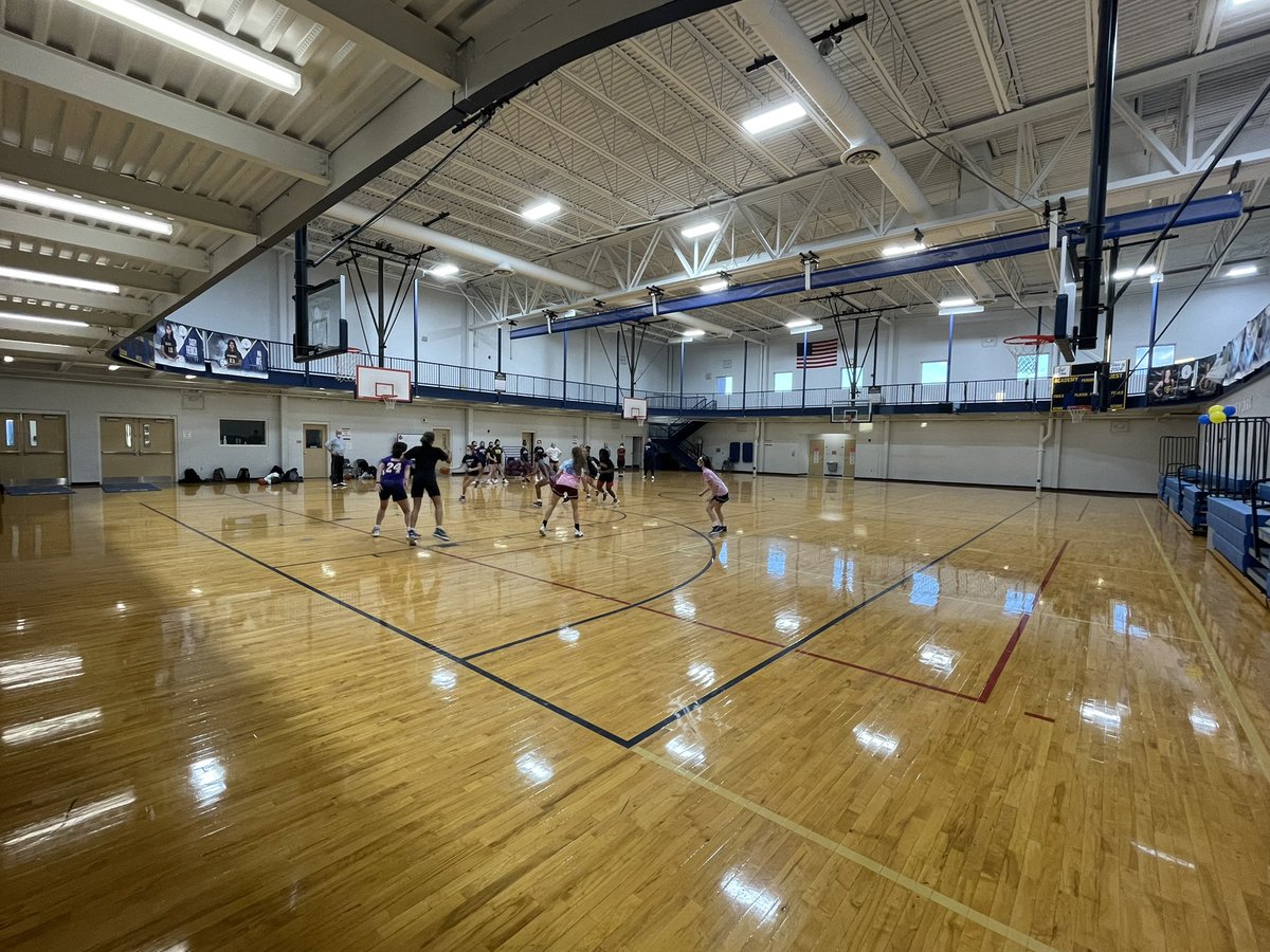 #TodaysOffice Part II
Albany Academy for Girls

The S2 preseason 👀 continues w a stop in @aagbasketball land. They took advantage of last year’s shortened season &amp; jumped on the scene. With the young talent here, looks like they’re here to stay. Thanks <a href="/CoachCap55/">Bryan Capitula</a> for having me!