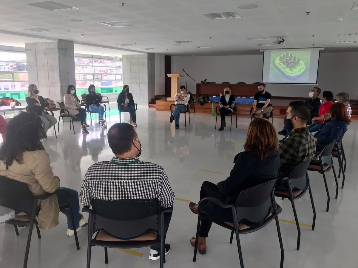 En la Universidad de Manizales, equipo de la División de Desarrollo Humano, cuarta sesión de Entrenamiento y Desarrollo en HUMAN SKILLS y competencias para ECADS (Equipos Creativos de Alto Desempeño).

¡La travesía continúa!👣🧠