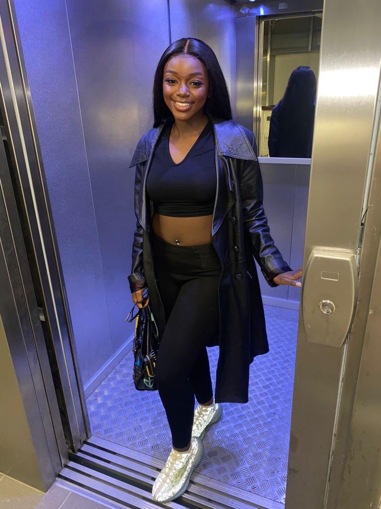 _Kany_T's tweet photo. 🖤🖤
J’avais dis que je ne me laissais plus https://t.co/rBSrYRsd6p