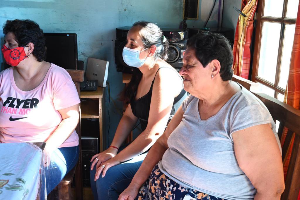 ramonjmestre's tweet photo. 👉La esperanza es contagiosa👈 Ese es el lema del merendero “La gran bendición”, desde donde se hace mucho para un grupo de familias de Bajo Yapeyú. Vinimos a contarles con @MSoleCarrizo, @CeciAro y @DiegoMMestre las propuestas de #JuntosPorElCambio para una Argentina mejor. 🇦🇷 https://t.co/zCdoITPVcA