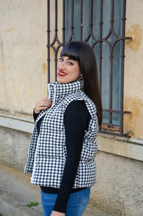 Raquelmarcos244's tweet photo. ♥️Se acerca la gran venta del 11.11 @SHEIN_official  🍂
¿Ya tenéis vuestros favoritos preparados🛒?
🖤Chaleco pata de gallo🖤https://t.co/z5ILcdhq8U Ref. 3673546

Con mi código GE0457➡️15% de descuento adicional a las ofertas 🛍
#SHEIN #SHEINgals #SHEINsinglesday #SHEINgenENJOY https://t.co/S8poddU80Z