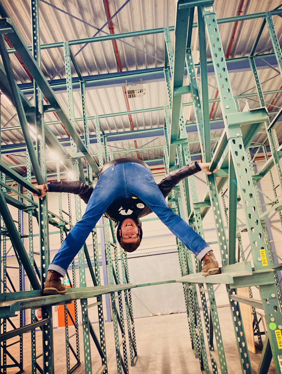 Vandaag met <a href="/CitySensesNews/">CitySenses | Labyrinth of the Senses</a> en Jim van der Ward naar de basis van de #gigagieter gekeken. #art #kunstindeopenbareruimte <a href="/UPcyclecentrum/">@UpcyclecentrumAlmere</a>