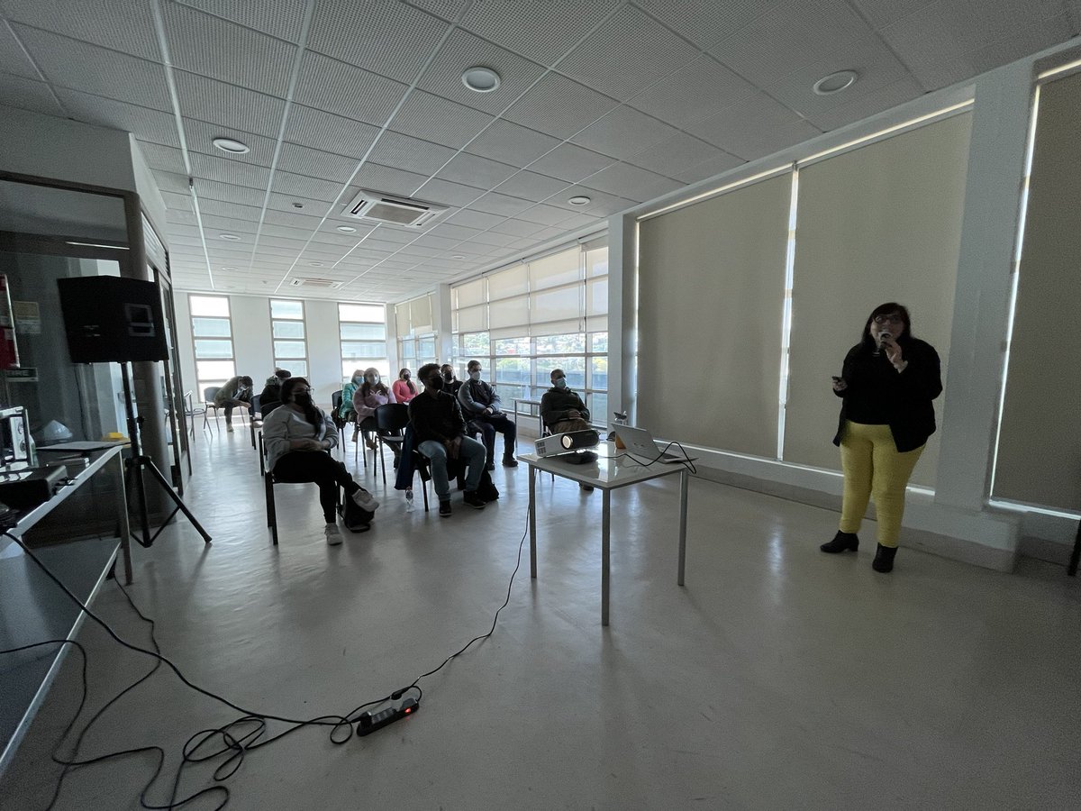 rtalcahuano's tweet photo. [Capacitacion] seguimos con nuestro curso de Gestión del riesgo. Hoy revisamos los temas de prevención de incendios forestales y seguridad en el hogar. 

Abiertas inscripciones para la segunda versión el 16, 17 y 18 de Noviembre. 
Inscríbete y participa. 

https://t.co/njduaxm2iq https://t.co/fv04TmMGmi