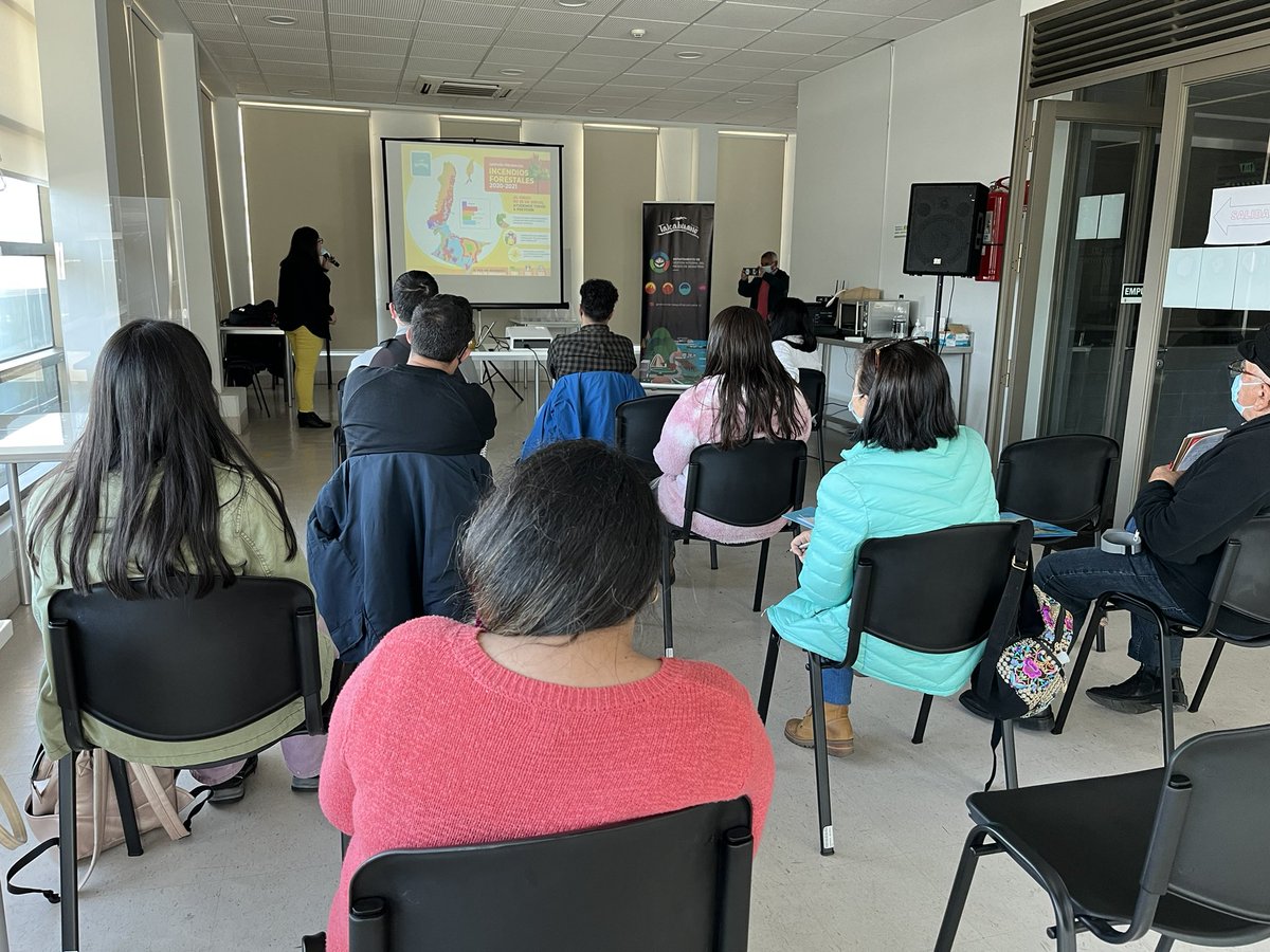 rtalcahuano's tweet photo. [Capacitacion] seguimos con nuestro curso de Gestión del riesgo. Hoy revisamos los temas de prevención de incendios forestales y seguridad en el hogar. 

Abiertas inscripciones para la segunda versión el 16, 17 y 18 de Noviembre. 
Inscríbete y participa. 

https://t.co/njduaxm2iq https://t.co/fv04TmMGmi