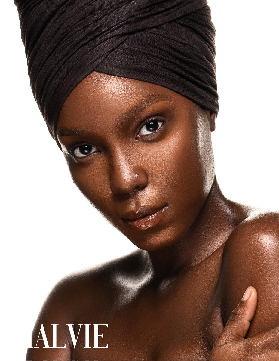 visualsbyrl's tweet photo. 🇧🇧 x 🇫🇷 Published! "Black is Powerful" as featured in MALVIE French Magazine's Fashion &amp; Beauty MAIN ISSUE Vol 20 for November 2021.

📸 reekolynchvisuals
👑 ohara.xo
💄 dominiquesymoneb
🏡 reifashionacademy https://t.co/QbKzkqRXmW