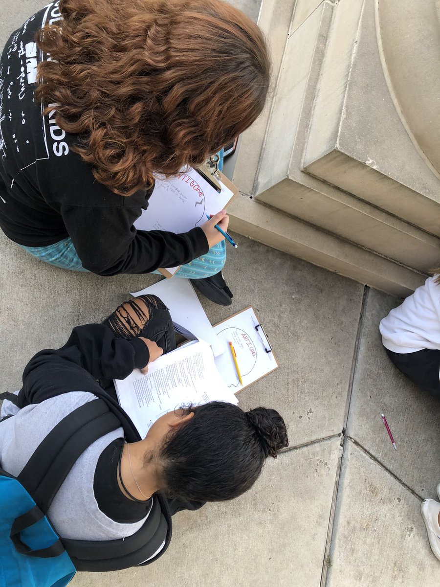 DrVictoriaWard's tweet photo. @TreyKraemer @BrianneKalkman @KFragaEd Class change of scenery!Great collaboration!Restoring depleted attention.Increasing intrinsic motivation &amp; student engagement.Raise student achievement! @HumbleISD_AHS @HumbleISD @ahsacademics 
#HumbleELASpirit #CharacterHead #Antigone https://t.co/O373oFvKRg