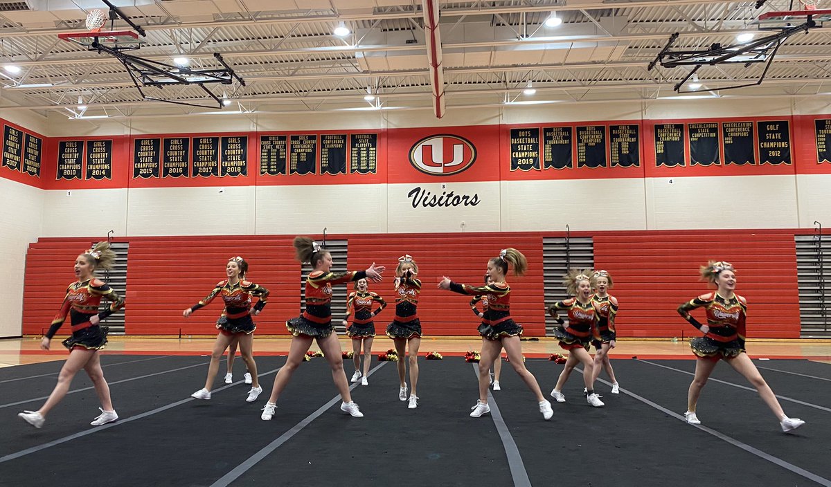 U_Athletics's tweet photo. University Cheer Night!!! https://t.co/WDCb3Vx8Ev
