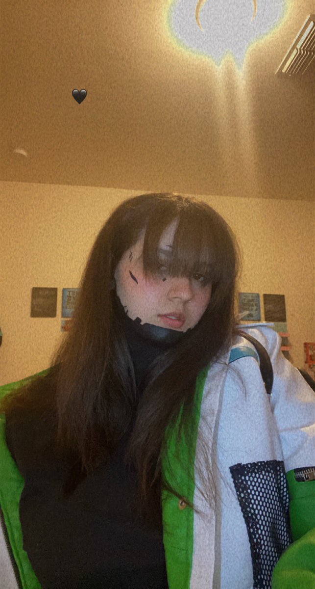 jungjungjungkoo's tweet photo. my lil crypto cosplay !!! iโm so in love with this jacket ๐ฅฒโค๏ธ @JohnnyYoung115 ๐ #cryptoapex #cryptocosplay #wattson #wattsonmain #johnnyyoung ๐ https://t.co/QN0bTS2stJ
