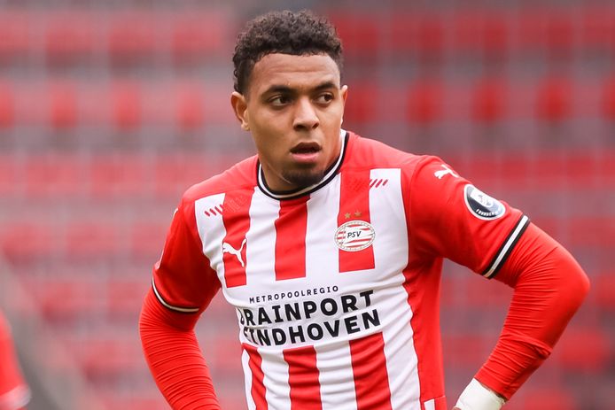 Malen heeft ook een mooi record te pakken. De eerste speler die in 1 kalenderjaar 5x tegen #Ajax heeft gespeeld en 5x niet heeft weten te winnen.

#doraja