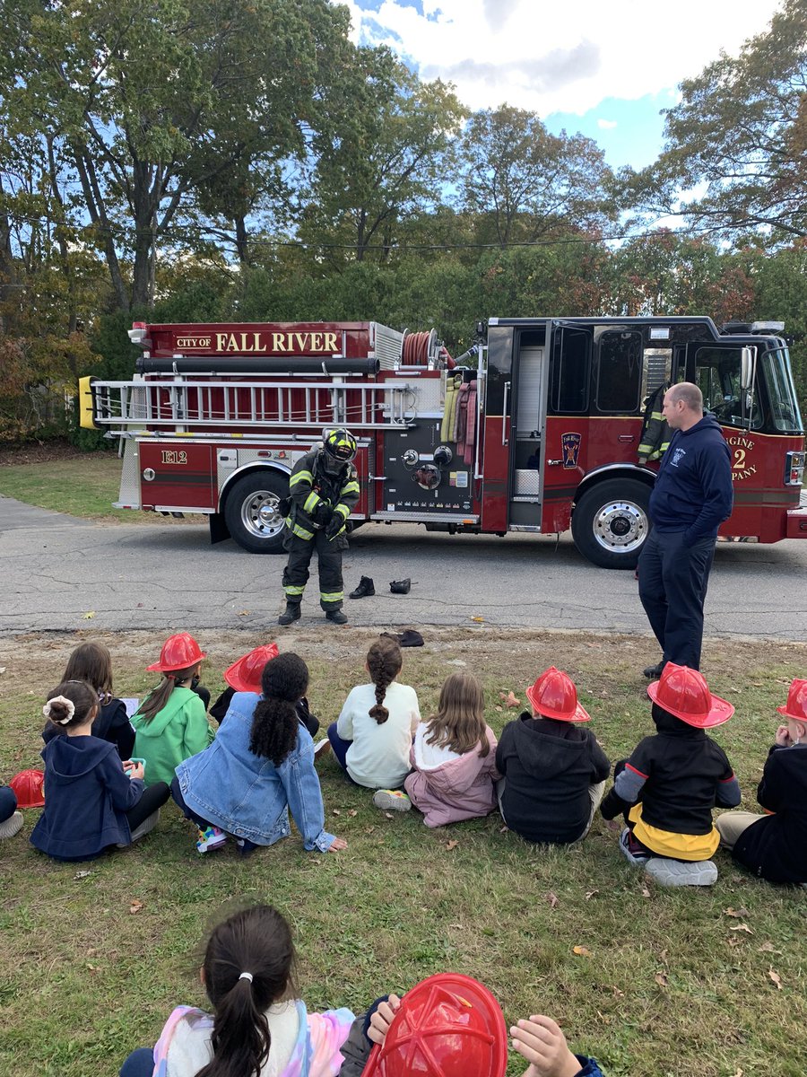 1st grade is learning about jobs in the community! Today we had so much fun learning about the FRFD! Thank you <a href="/FallRiverFire/">FallRiverFire</a>  ! #tanseytigers <a href="/Frps_Tansey/">James Tansey School</a> <a href="/edaniel105/">Elizabeth Daniel</a> <a href="/taylorcpacheco/">Taylor Santos</a>