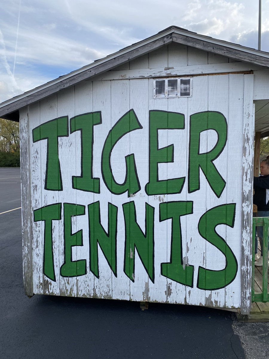 YHSGirlsTennis's tweet photo. Old courts (from like the 1700s LOL) are coming down and new going up. Very exciting! But there’s lots of memories to be shared. 

YHS tennis players from years past and present, share your stories! https://t.co/Ppb9MpJEhM