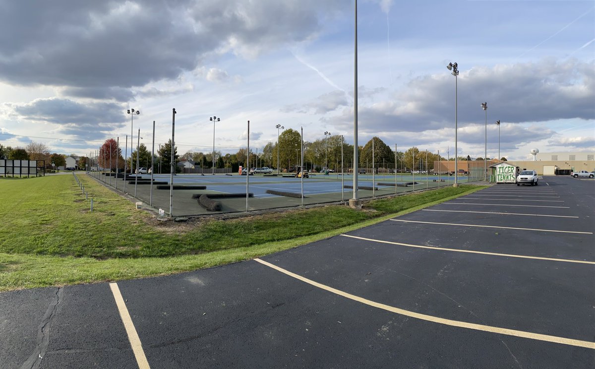 YHSGirlsTennis's tweet photo. Old courts (from like the 1700s LOL) are coming down and new going up. Very exciting! But there’s lots of memories to be shared. 

YHS tennis players from years past and present, share your stories! https://t.co/Ppb9MpJEhM