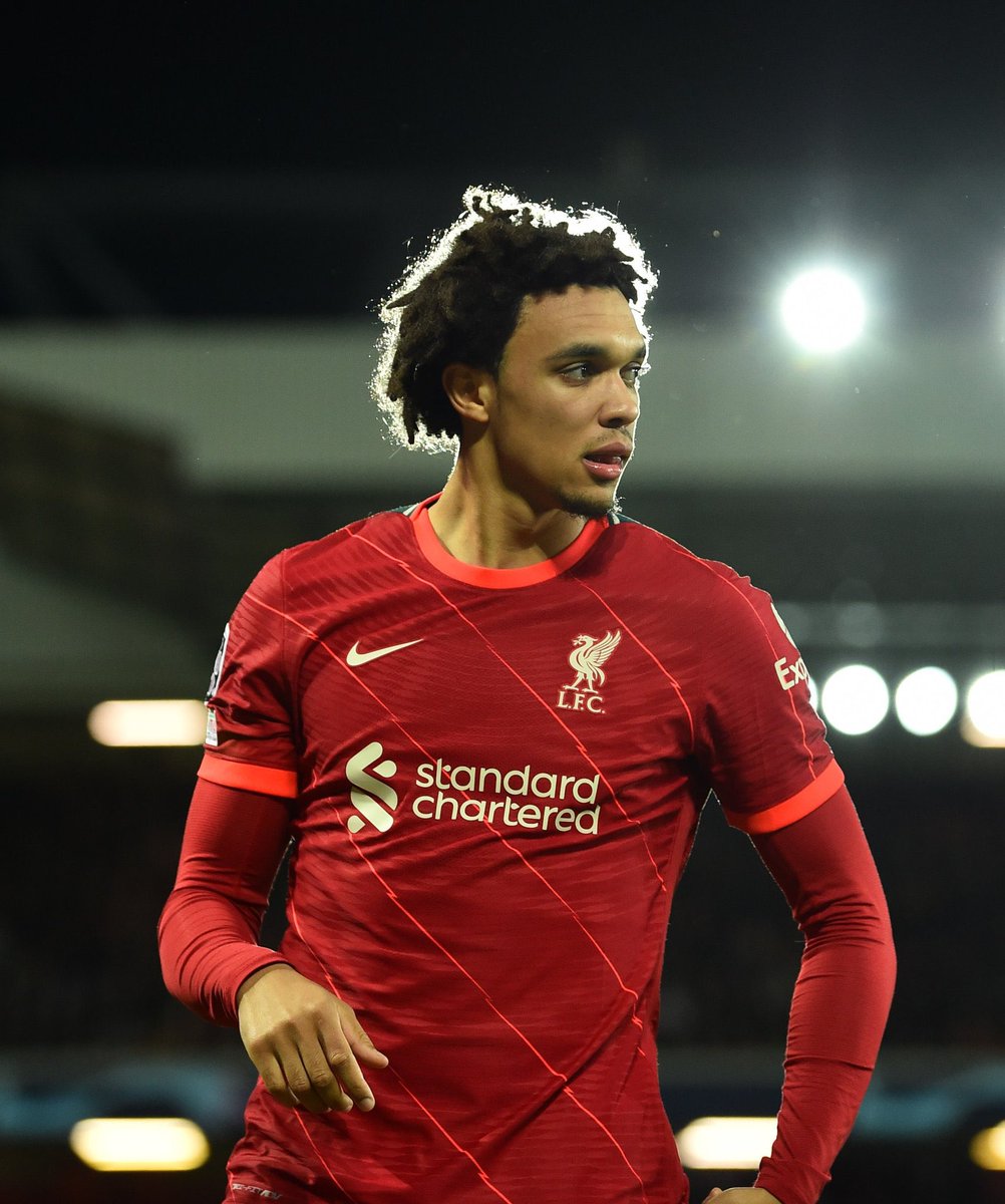 Brian_H_Ndombi's tweet photo. Joao Cancelo and Trent Alexander-Arnold have a combined 5 assists tonight alone… The distance between them and the other fullbacks in the world is monumental.
#LIVATM #BVBAJA #PSGRBL #PL https://t.co/UEK6ONtLmP